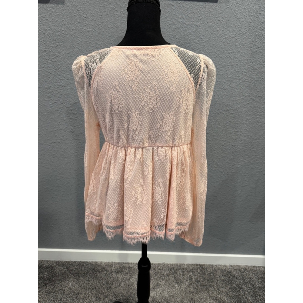 Mi Ami Elegant Blush Lace Tie-Front Peplum Top - Size XL - Picture 4 of 8